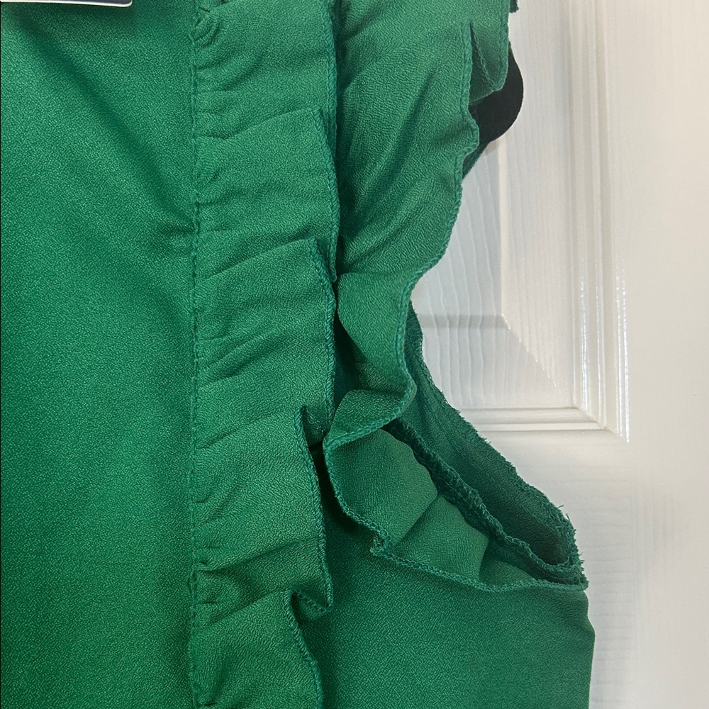 Women's Green‎ Ruffle Top - Picture 4 of 6